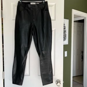 Abercrombie Vegan Leather CURVE LOVE pant